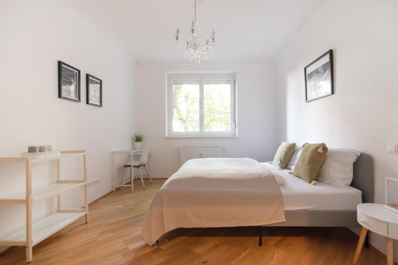 Absolute Ruhelage Im Zentrum Mit Parkplatz Apartment Vienna Exterior photo