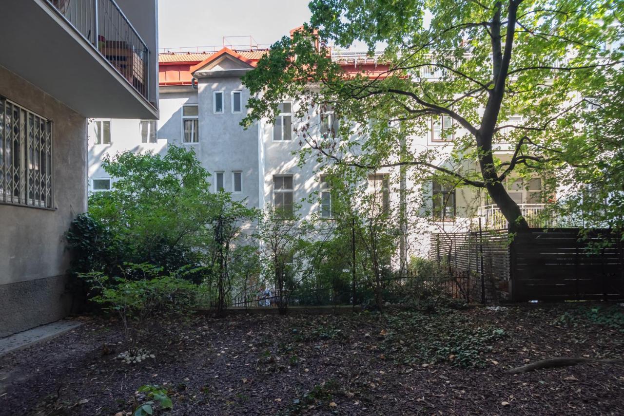 Absolute Ruhelage Im Zentrum Mit Parkplatz Apartment Vienna Exterior photo