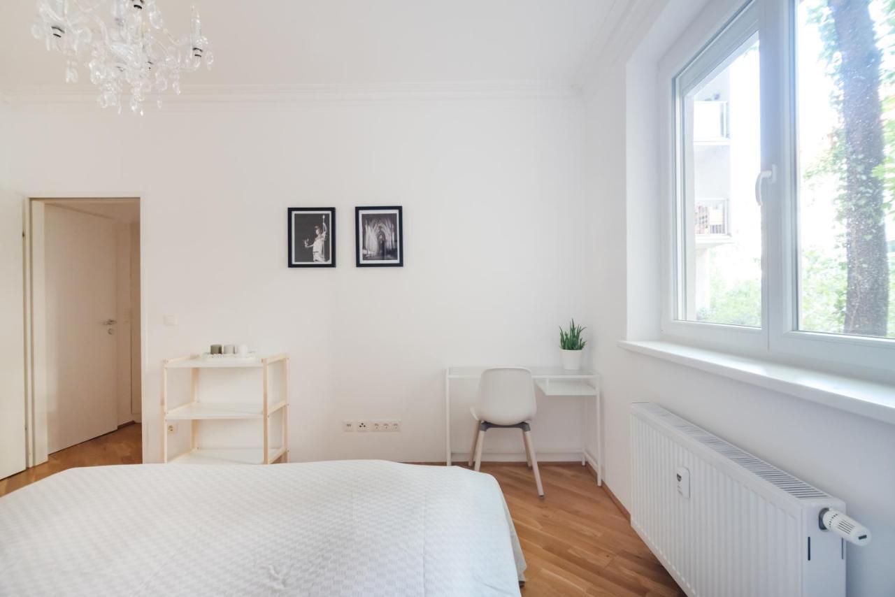 Absolute Ruhelage Im Zentrum Mit Parkplatz Apartment Vienna Exterior photo