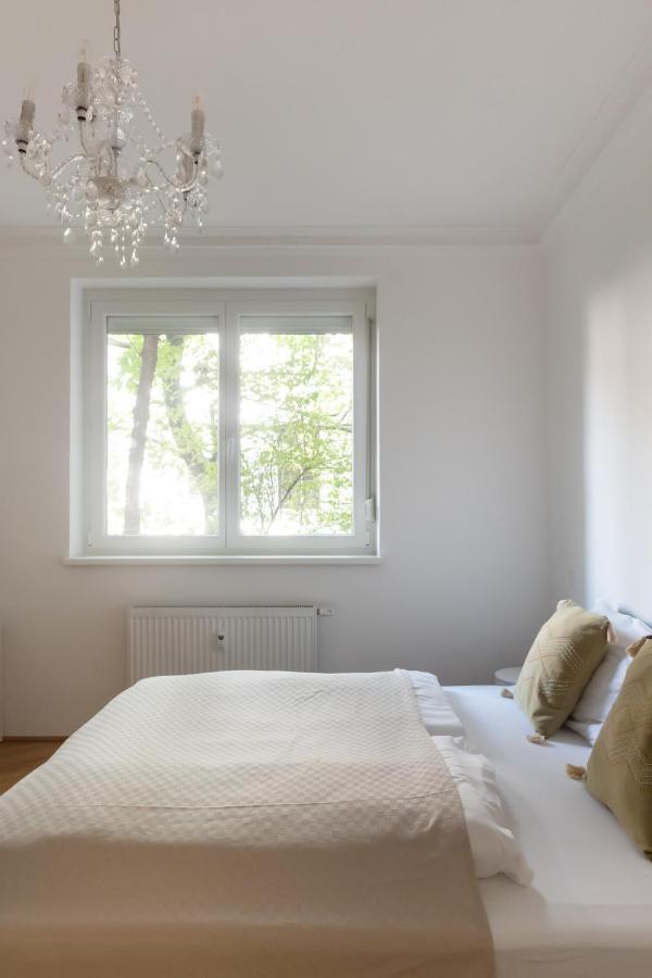 Absolute Ruhelage Im Zentrum Mit Parkplatz Apartment Vienna Exterior photo