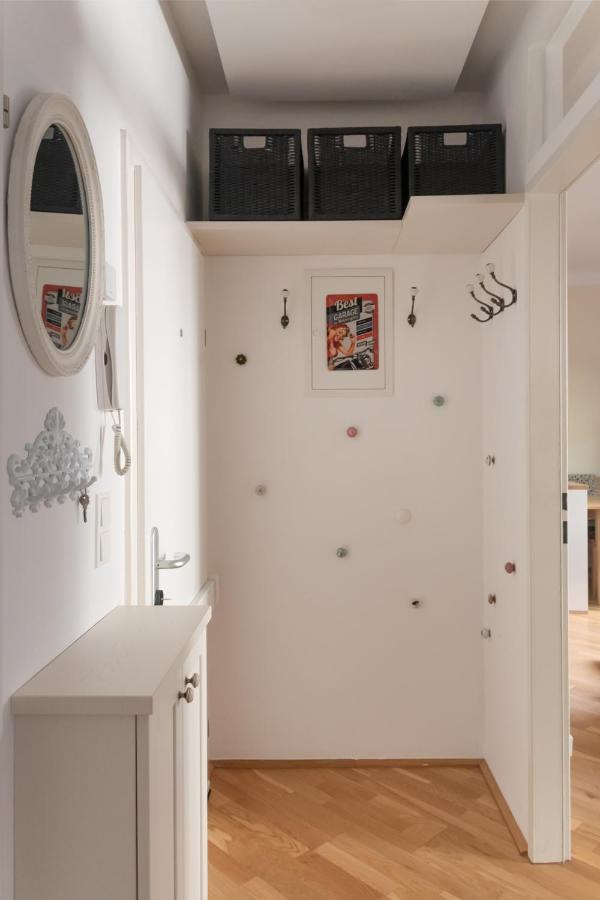 Absolute Ruhelage Im Zentrum Mit Parkplatz Apartment Vienna Exterior photo