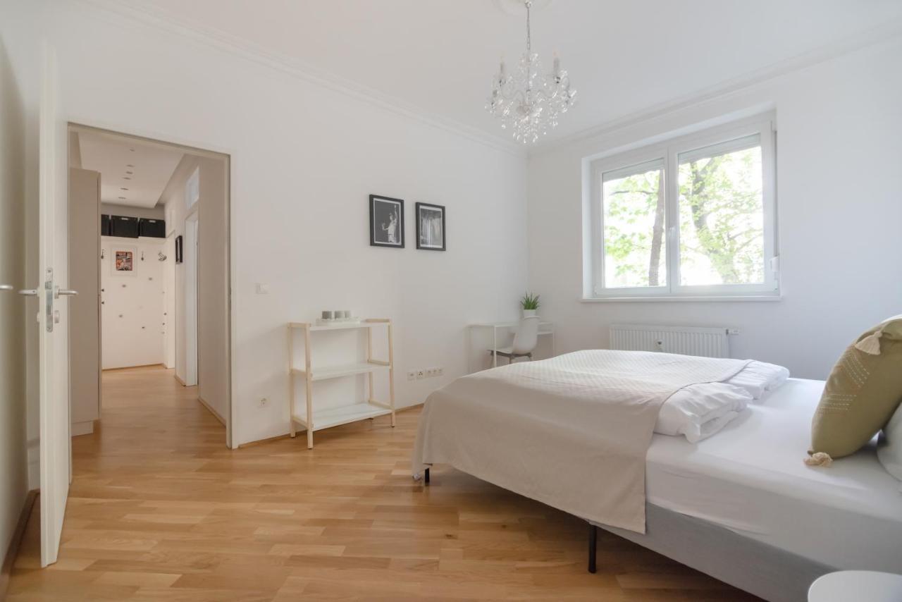 Absolute Ruhelage Im Zentrum Mit Parkplatz Apartment Vienna Exterior photo