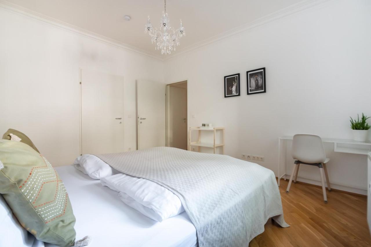 Absolute Ruhelage Im Zentrum Mit Parkplatz Apartment Vienna Exterior photo